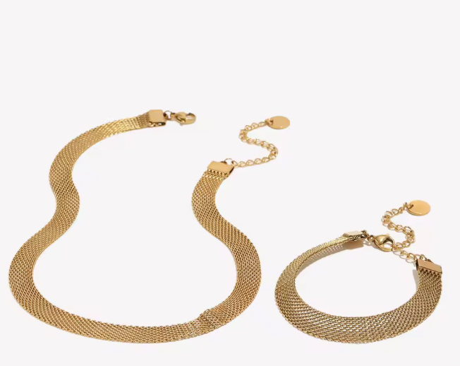 Ally chained necklace